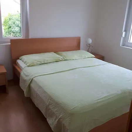 Kuzmic Apartman *
