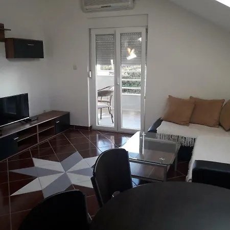 Kuzmic Apartment *